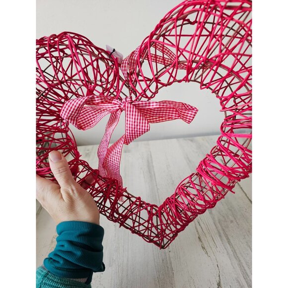 Pier 1 wicker large heart Valentine hanging decor plaid red - Picture 9 of 10